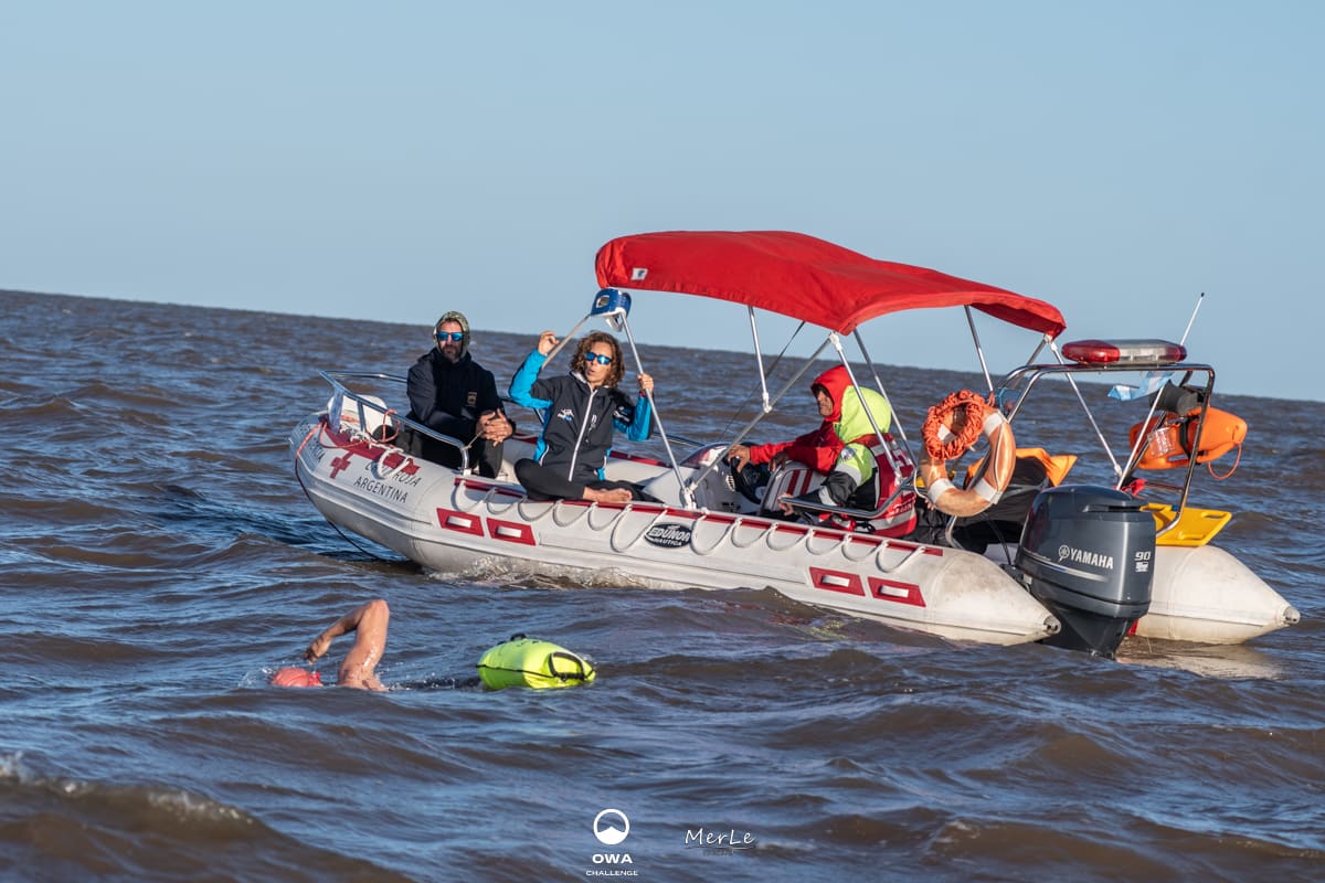 Nadador en aguas abiertas del Río de la Plata