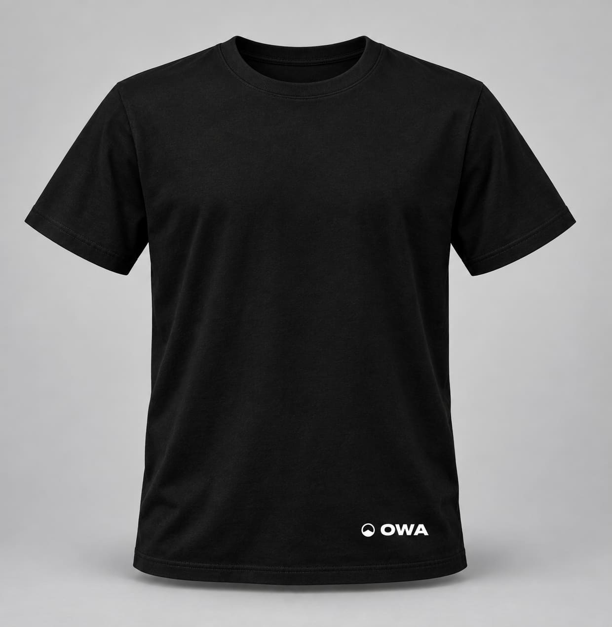 Remera oficial negra de Open Water Luján, con el logo de OWA