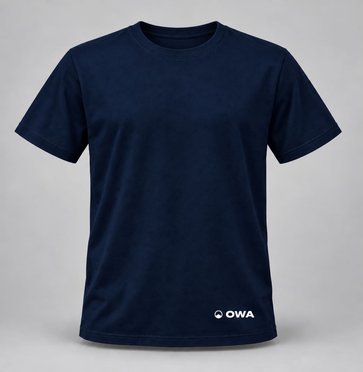 Remera oficial azul marino de Open Water Pinamar, con el logo de OWA
